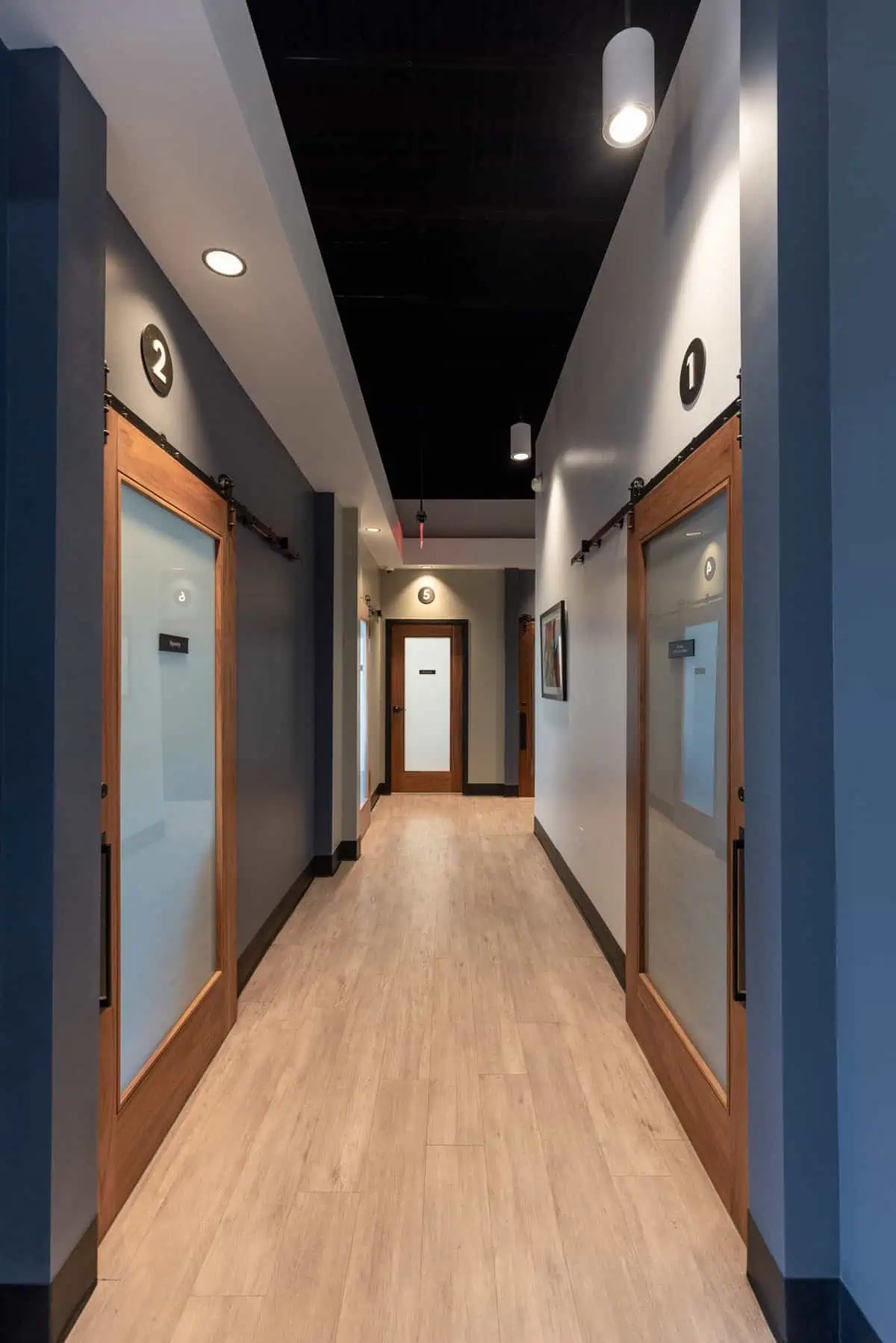 Start a salon suite franchise
